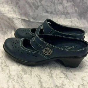 Easy Street Slip On Comfort Wave